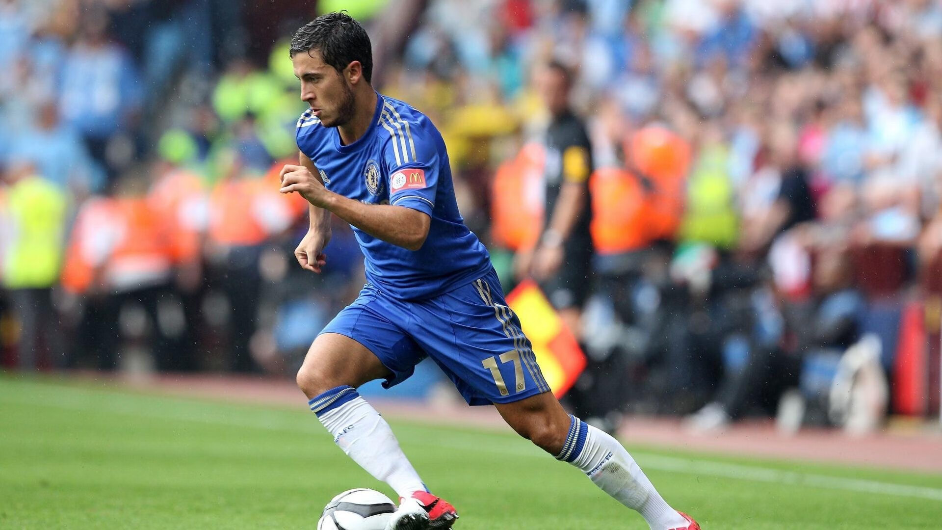 “三叉湖飞盘赛：飞盘对决让田径场充满空中热力”